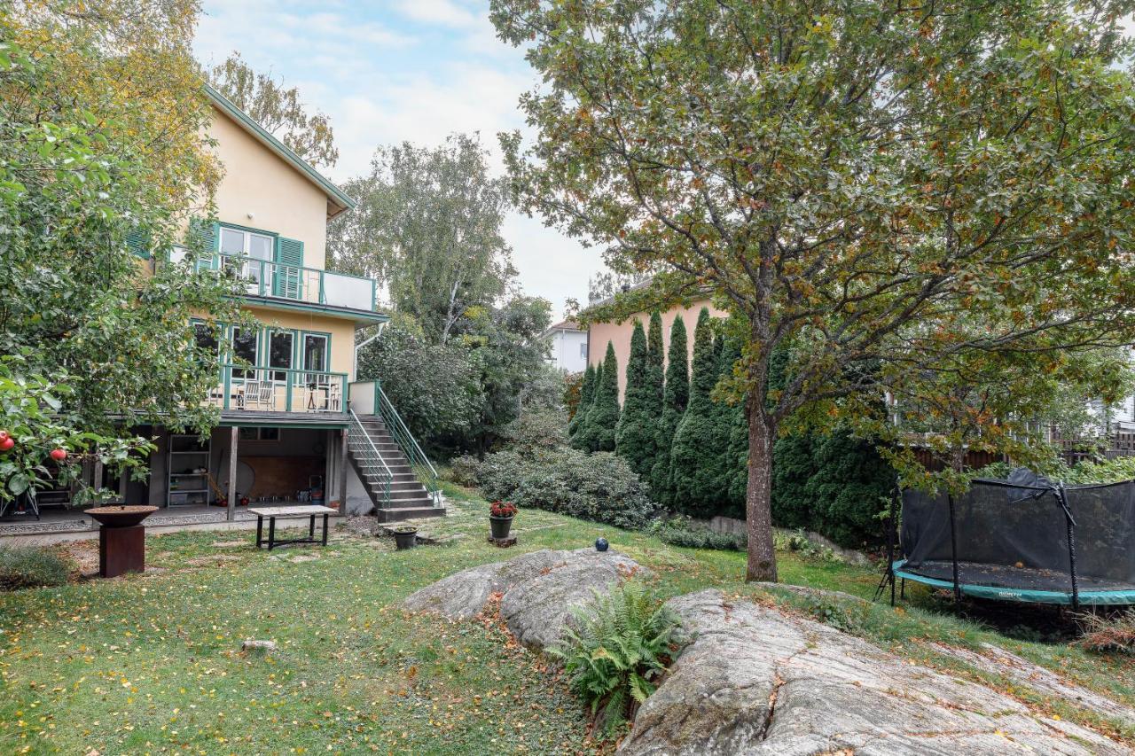 Fantastic 4 Bedroom Home In Bromma With Everything Stockholm Exteriér fotografie